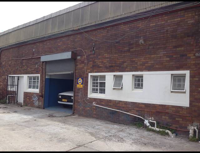 500M² FACTORY TO LET IN PAARDEN EILAND